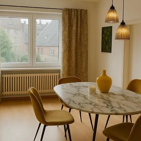 Geschmackvolle Design - 15 Min Airport & Parkplatz Apartment *